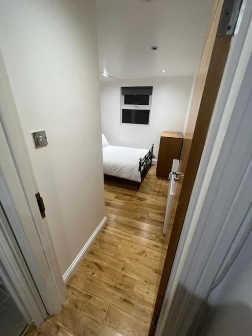 2 Bedroom Apartment In Hampdenrd Londres Exterior foto