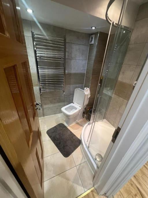 2 Bedroom Apartment In Hampdenrd Londres Exterior foto